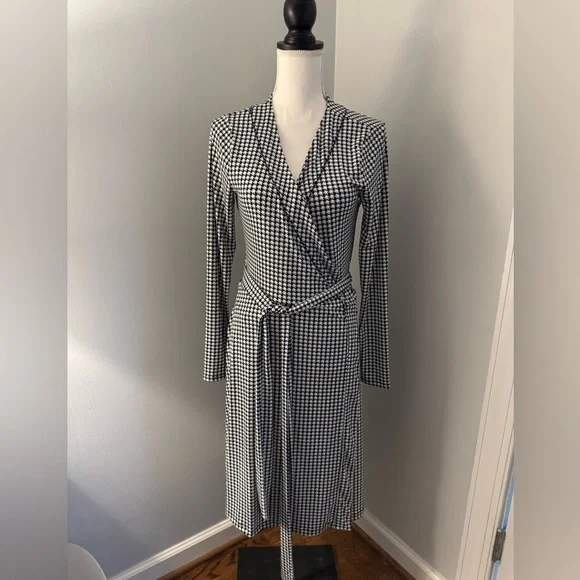 Banana Republic Elephant Print Wrap Dress - Size Medium - Picture 2 of 9